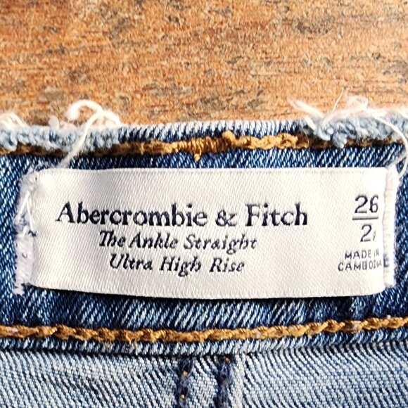 Abercrombie & Fitch "The Ankle Straight Ultra High Rise" Size 26/2 - Picture 10 of 15